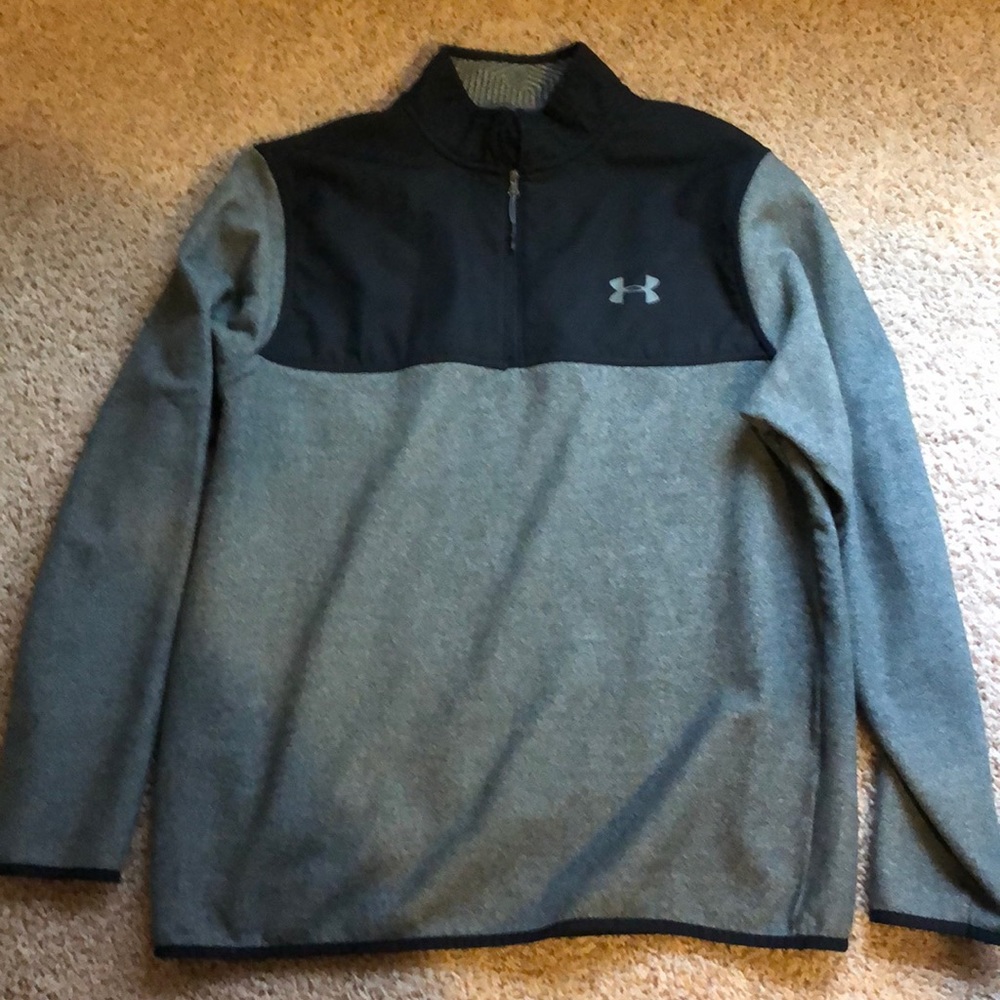 Men’s Under Armour sweatshirt. I’m excellent condition.